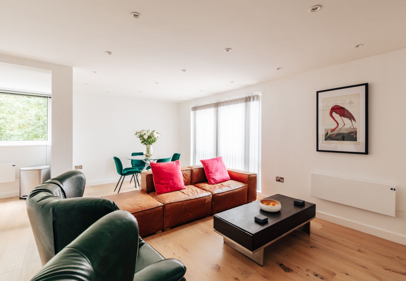 Apartment in Bath - Large Modern 2 Bed Apartment in Bath with Parking