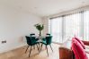 Apartment in Bath - Large Modern 2 Bed Apartment in Bath with Parking