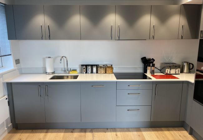 Apartment in Bath - Bright 2 Bed/2 Bath Apartment w/Terrace & Parking Apartment in Bath - Bright 2 Bed/2 Bath Apartment w/Terrace & Parking