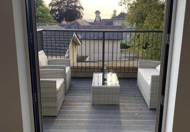 Apartment in Bath - Bright 2 Bed/2 Bath Apartment w/Terrace & Parking Apartment in Bath - Bright 2 Bed/2 Bath Apartment w/Terrace & Parking