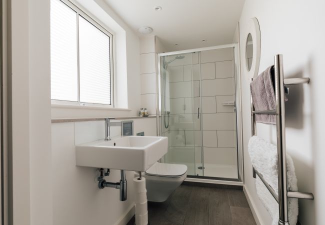 Apartment in Bath - Family Friendly 2 Bed Garden Apt with Parking Apartment in Bath - Family Friendly 2 Bed Garden Apt with Parking