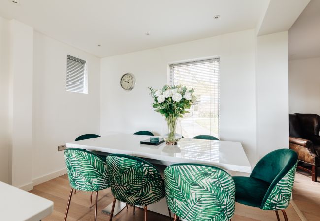 Apartment in Bath - Family Friendly 2 Bed Garden Apt with Parking Apartment in Bath - Family Friendly 2 Bed Garden Apt with Parking