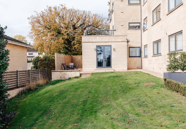 Apartment in Bath - Family Friendly 2 Bed Garden Apt with Parking Apartment in Bath - Family Friendly 2 Bed Garden Apt with Parking
