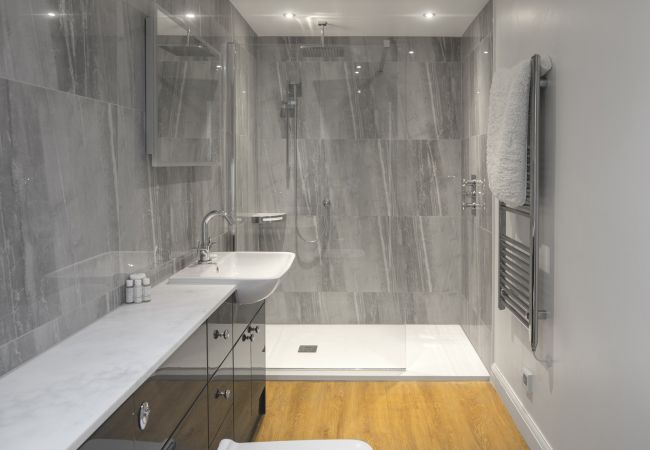 Apartment in Swindon - Serviced Penthouse Apartment in Old Town Swindon Apartment in Swindon - Serviced Penthouse Apartment in Old Town Swindon